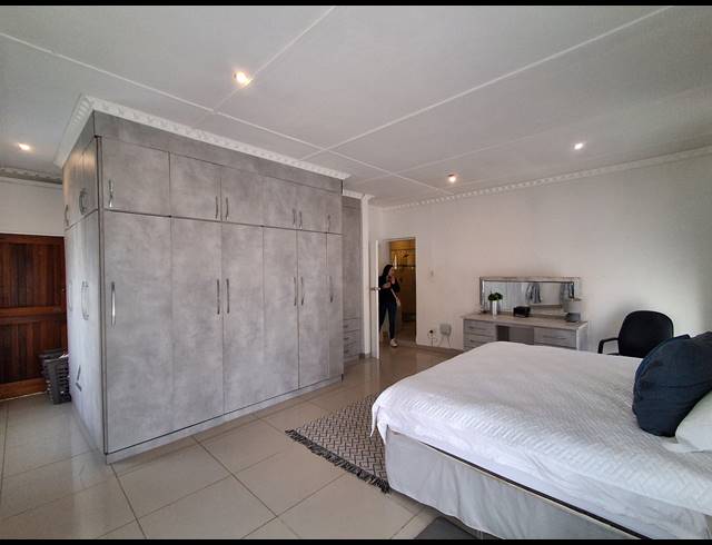 4 BEDROOM FREESTANDING FOR SALE IN FLAMWOOD